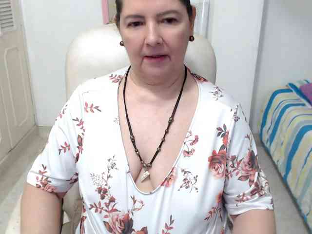 leonela-68 webcam