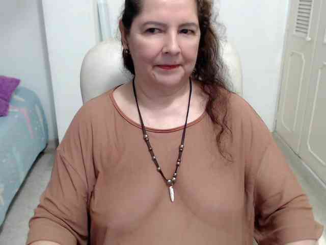 leonela-68