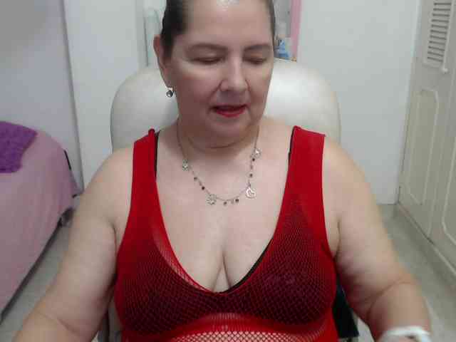 leonela-68 webcam