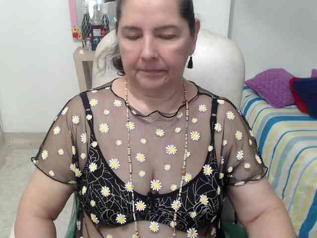 leonela-68 webcam