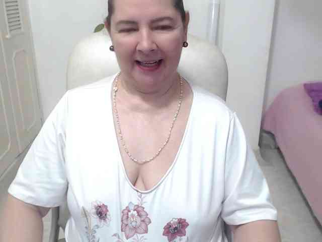 leonela-68 webcam