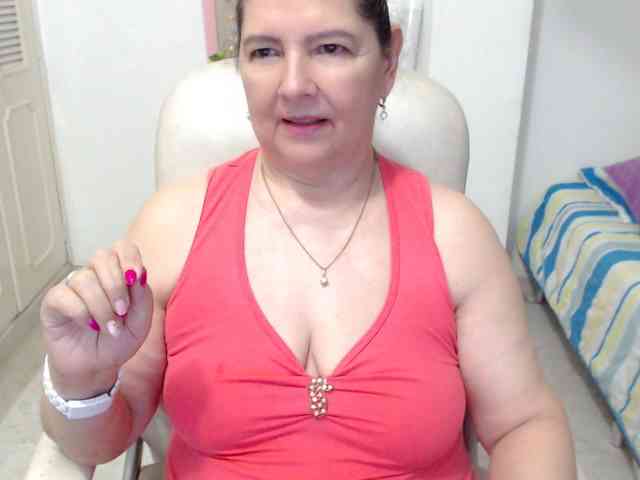 leonela-68