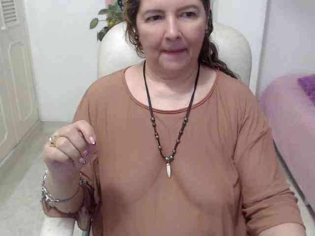 leonela-68 webcam