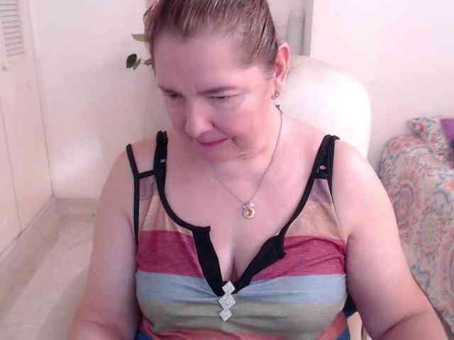 leonela-68 webcam