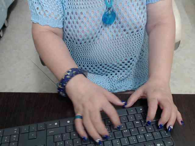 leonela-68 webcam