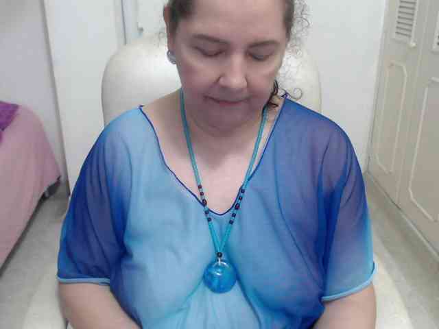 leonela-68 webcam