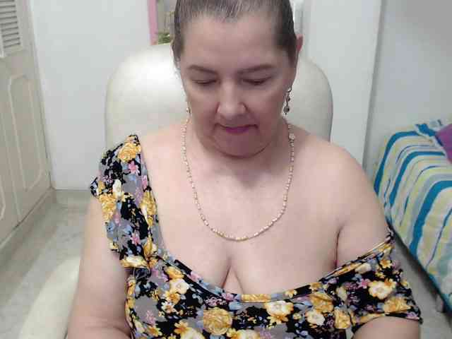 leonela-68 webcam
