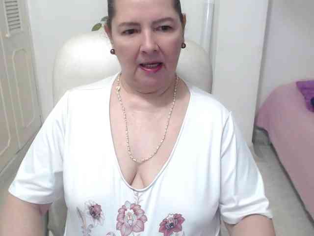 leonela-68 webcam