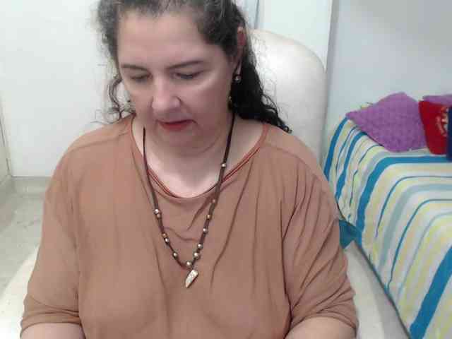 leonela-68
