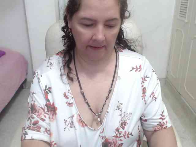 leonela-68 webcam
