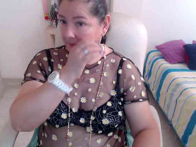 leonela-68 webcam