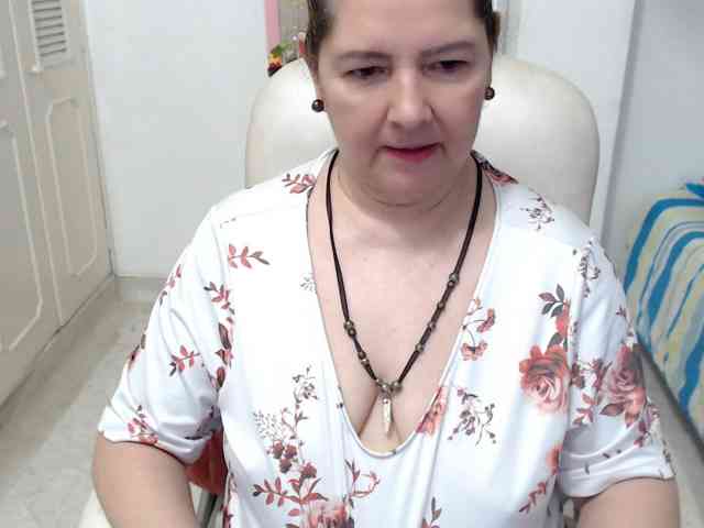 leonela-68