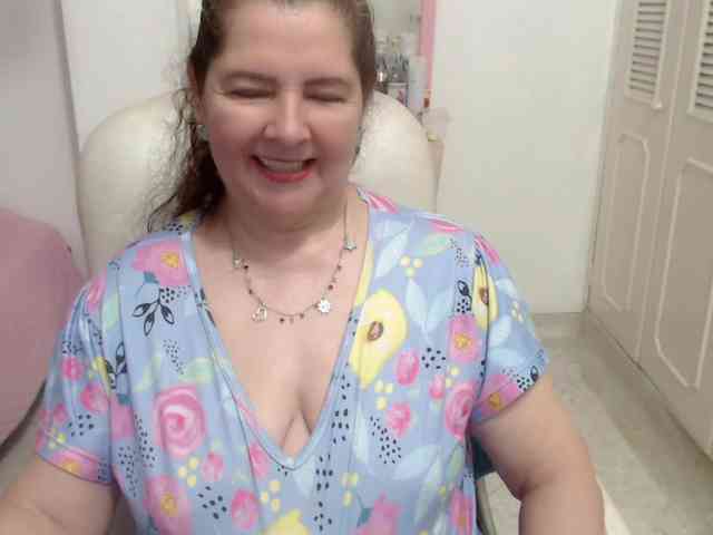 leonela-68 webcam