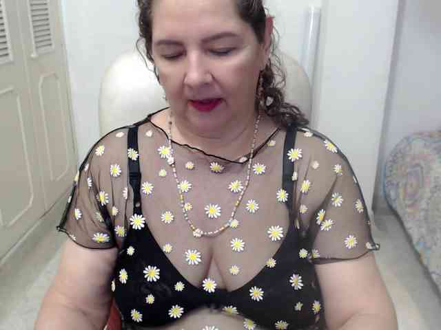 leonela-68 webcam