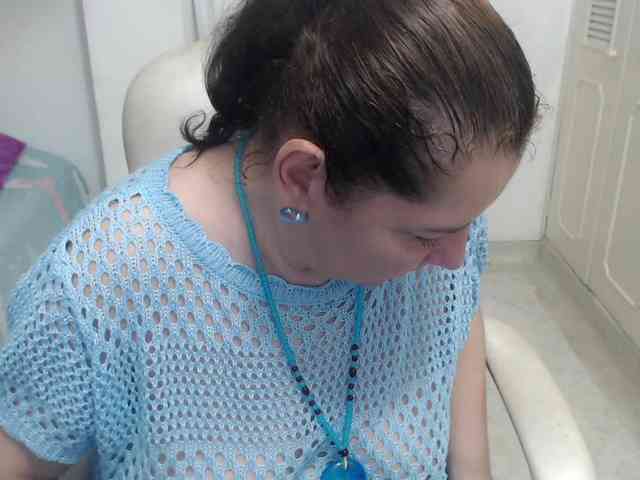 leonela-68 webcam