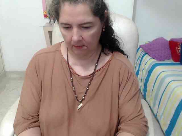 leonela-68 webcam