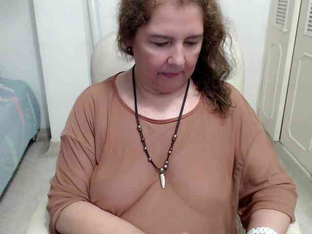 leonela-68