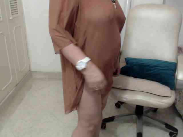 leonela-68 webcam
