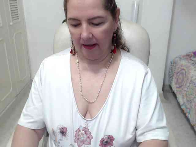 leonela-68 webcam