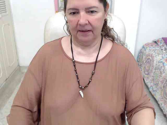 leonela-68