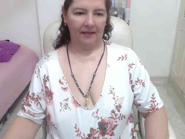 leonela-68 webcam