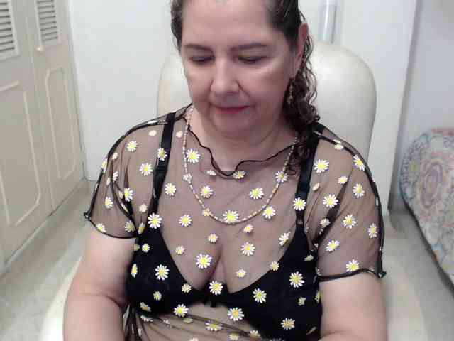 leonela-68 webcam