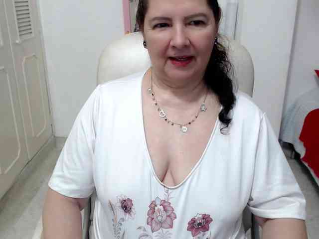 leonela-68 webcam