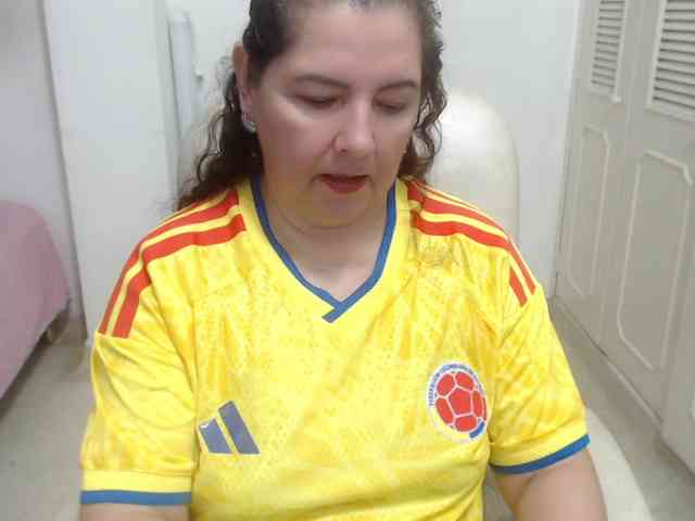 leonela-68 webcam