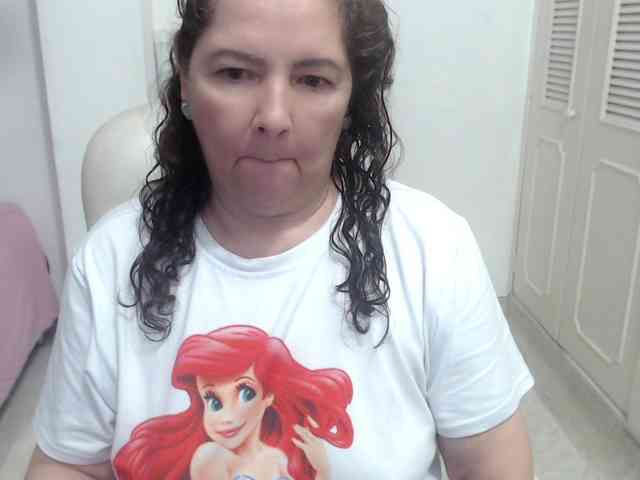 leonela-68 webcam