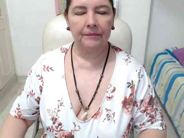 leonela-68