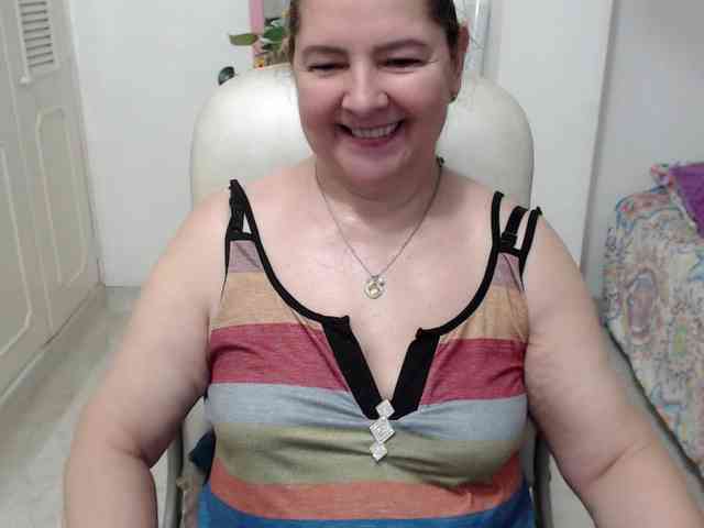 leonela-68 webcam