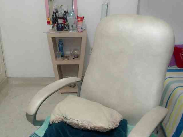leonela-68 webcam
