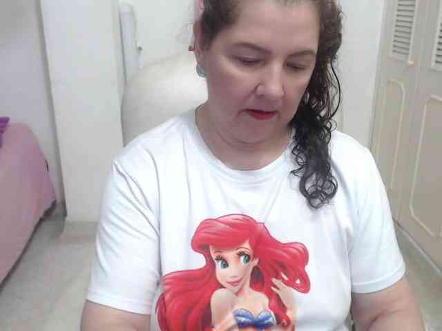 leonela-68 webcam