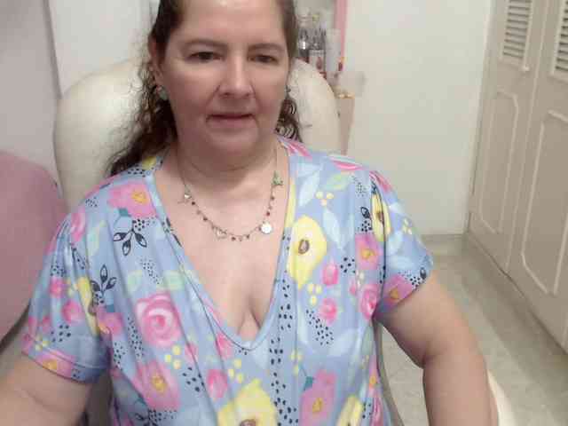 leonela-68 webcam