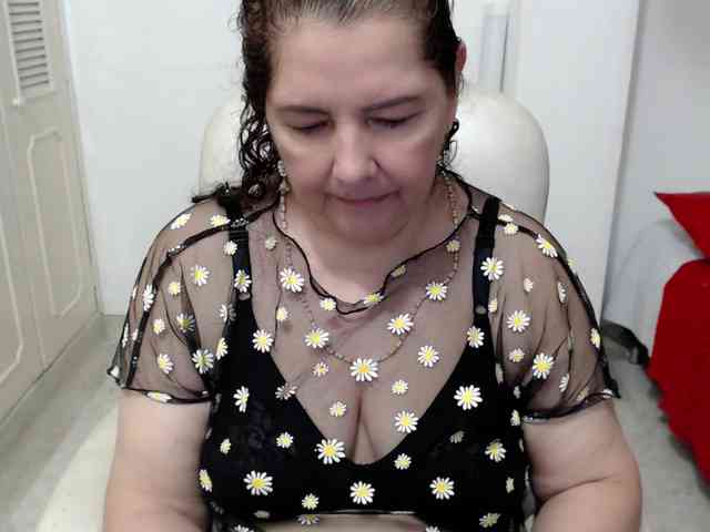 leonela-68 webcam