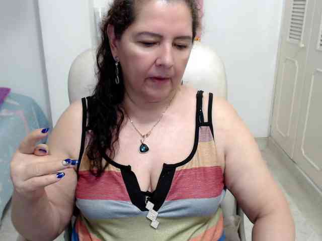 leonela-68 webcam