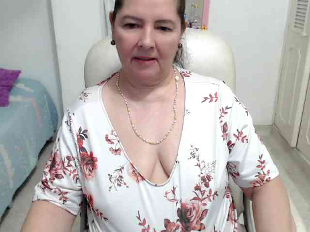 leonela-68