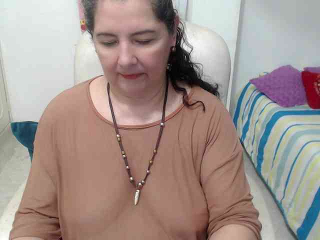 leonela-68 webcam