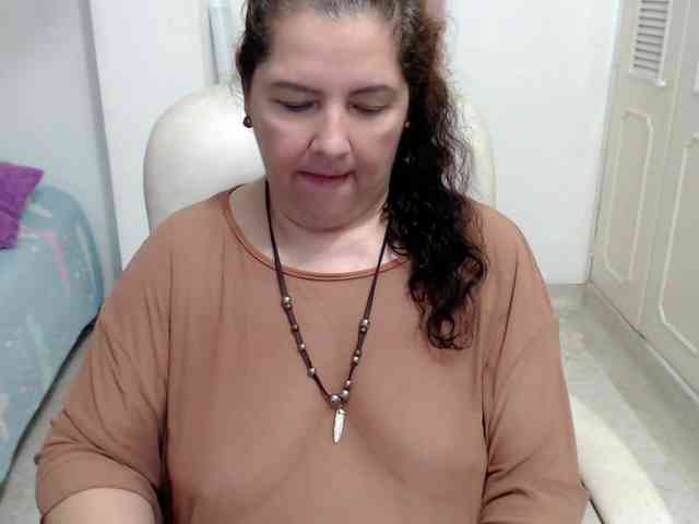 leonela-68 webcam