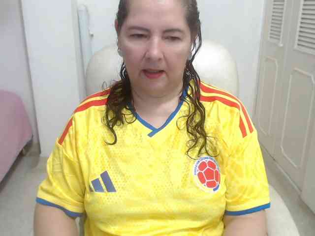 leonela-68 webcam