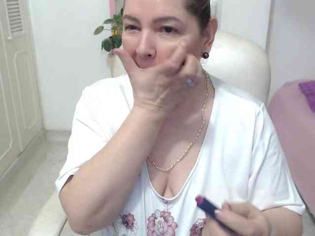 leonela-68 webcam