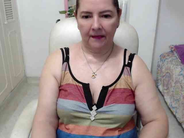 leonela-68 webcam