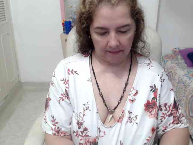 leonela-68 webcam