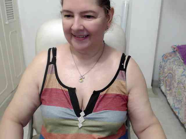 leonela-68 webcam
