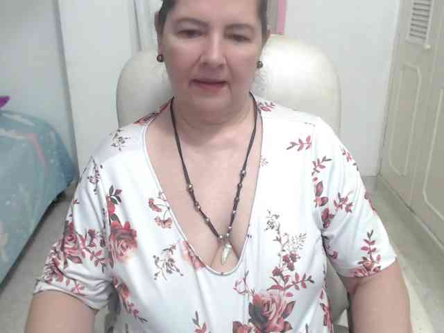 leonela-68 webcam