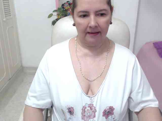 leonela-68 webcam