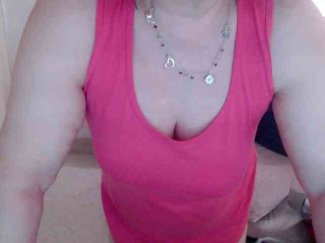 leonela-68 webcam