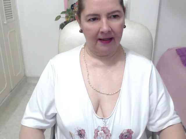 leonela-68