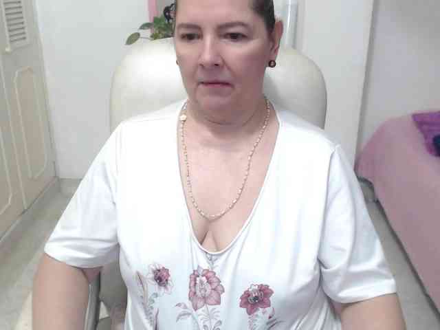 leonela-68 webcam