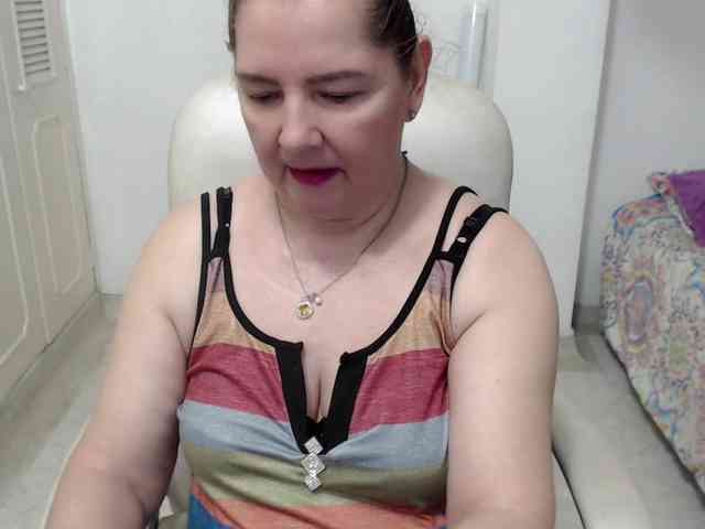 leonela-68 webcam